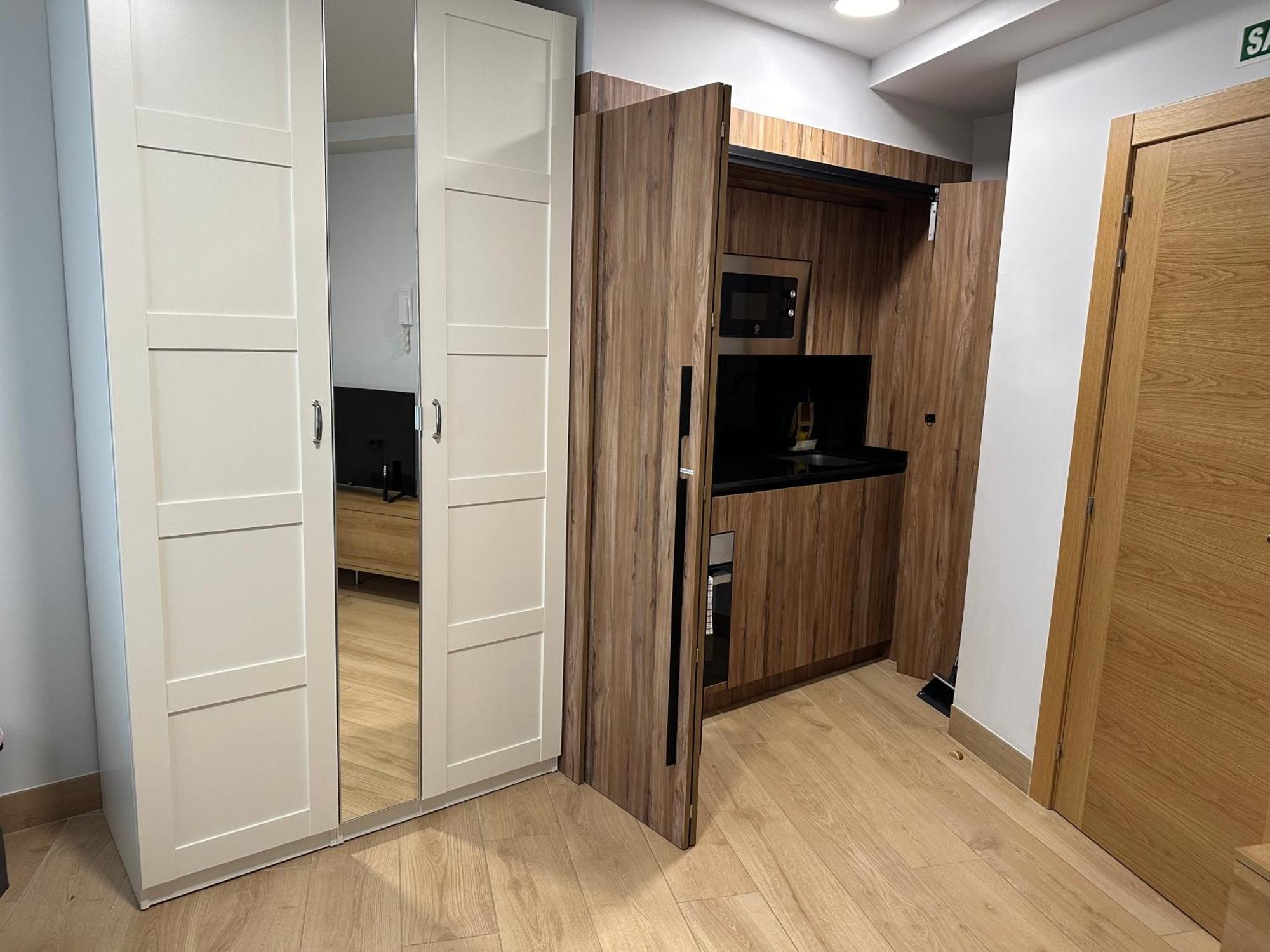 Apartamentos Turisticos Santa Apolonia 62 Avilés Exteriör bild