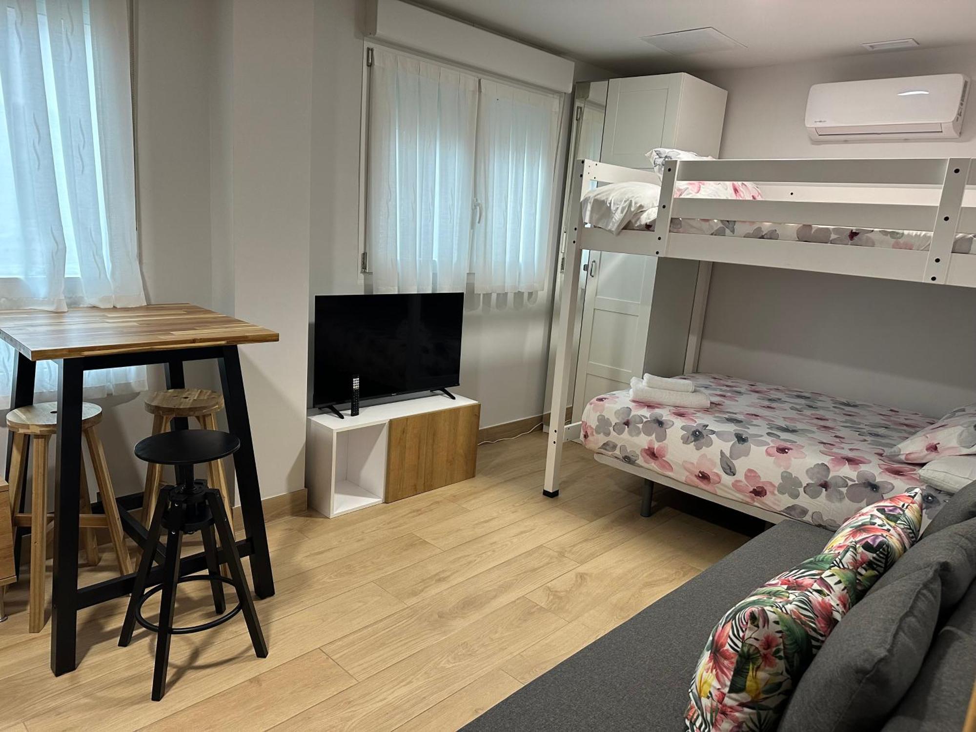 Apartamentos Turisticos Santa Apolonia 62 Avilés Exteriör bild